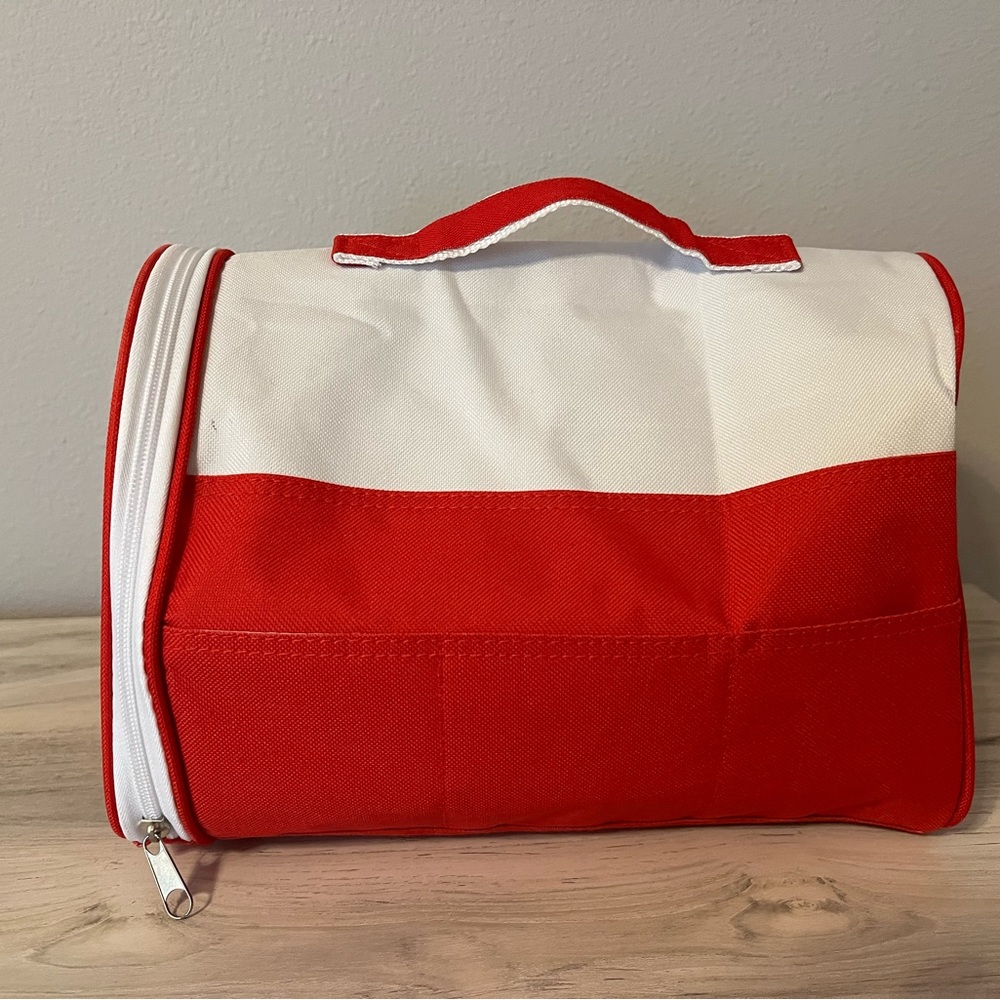 Carrier bag for a small animal.